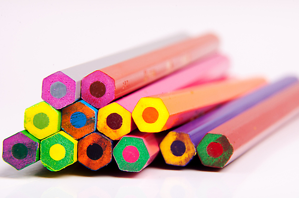 포토 JPG 해외이미지 분홍색 백그라운드 색연필 미술 사람없음 목재 빨간색 초록색 파란색 컬러풀 갈색 노란색 보라색 오브젝트 날카로움 스펙트럼 해외202004 해외포토 나무 컬러 재료 문화예술 학용품 파일형식