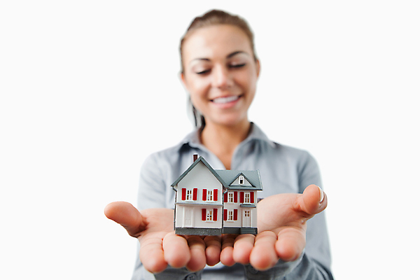 포토 JPG 해외이미지 응시 여자 부동산 주택 한명 들기 20대 성인 사무실 미니어처 재산 성인여자한명만 해외202004 해외포토 1 시선 비즈니스 모션 사람 청년 건물 금융 모형 여자한명만 성인여자만 파일형식