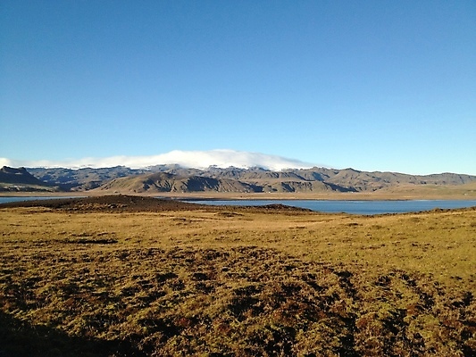 포토 JPG 해외이미지 구름 호수 여행 밭 자연 하늘 휴가 산 아이슬란드 풍경 초원 사람없음 야외 가로 여름 컬러풀 침묵 절벽 하이킹 자유 바위 전원 황무지 언덕 빙하 화산 장면 지역 용암 절정 수평선 해외202004 해외포토 자연요소 계절 유럽 컬러 컨셉 농업 레저 소리 돌_바위 전기에너지 생태계 파일형식