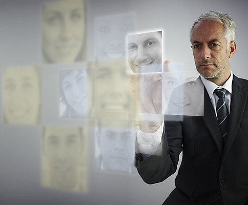 포토 JPG 해외이미지 백인 응시 여자 남자 얼굴 40대 중년 50대 서기 손짓 여러명 20대 앞모습 10대 스크린 터치 비즈니스맨 선택 채용 터치스크린 홀로그램 해외202004 해외포토 서양인 시선 뷰포인트 다수 컨셉 비즈니스 모션 청소년 사람 청년 성인 신체부위 직장인 파일형식