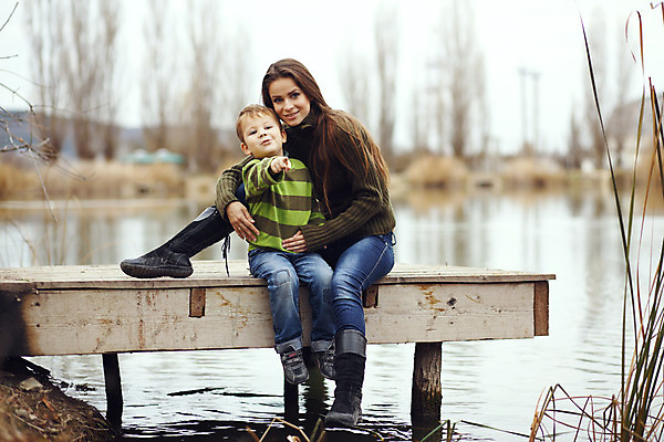포토 JPG 해외이미지 라이프스타일 계절 공원 여자 행복 아들 호수 어린이 가족 자연 엄마 날씨 휴식 함께함 건강 사람 소년 성인 야외 두명 물 부모 걷기 임산부 육아 추위 가을 시골 시원함 정물화 해외202004 싱글맘 한부모가족 해외포토 자연요소 공공시설 남자 감정 컨셉 관계 모션 생활 임신 그림 생태계 파일형식