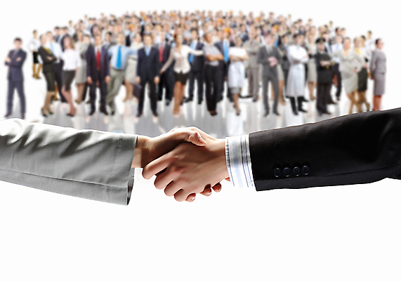 포토 JPG 해외이미지 백인 손 여자 남자 회사 비즈니스 사업가 넥타이 악수 사람 손짓 여러명 거래 만남 인사 도시 비즈니스맨 비즈니스우먼 그룹 군중 직원 컨설턴트 환영 경영 해외202004 해외포토 서양인 직업 잡화 다수 컨셉 모션 신체부위 예절 직장인 전문직 상담 파일형식
