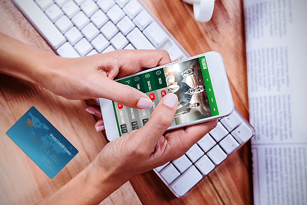 포토 JPG 해외이미지 스튜디오촬영 손 음료 일러스트 비즈니스 텍스트 통신 탁자 직장 들기 신체부위 그래픽 금융 스마트폰 쇼핑 사무실 숫자 디지털 스크린 터치 머그컵 잡기 비즈니스우먼 뜨거움 신문 어플리케이션 책상 디지털합성 흰배경 온라인쇼핑 편리함 해외202004 해외포토 문자 여자 가구 백그라운드 컨셉 회사 모션 실내 사람 간행물 컵 경제 핸드폰 스마트기기 흰색 직장인 뉴스 온라인 파일형식