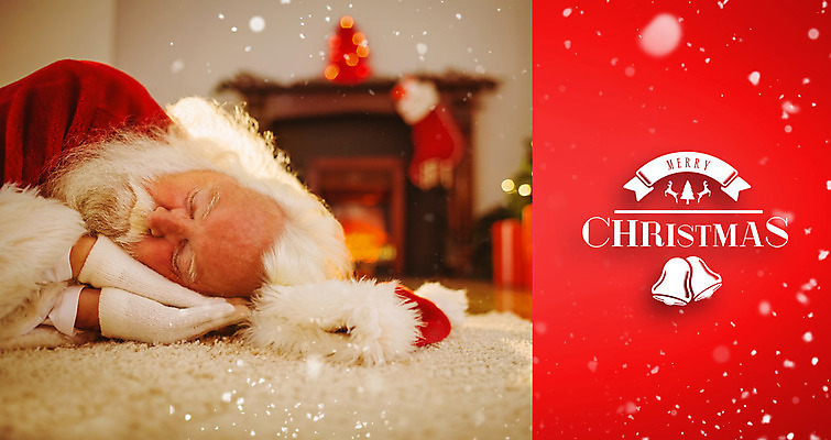 포토 JPG 해외이미지 백인 라이프스타일 배너 노년 남자 크리스마스 겨울 거실 가정 불 휴식 크리스마스카드 아파트 주택 한명 빨간색 크리스마스트리 산타클로스 디지털 축제 종 축하 잠 메시지 벽난로 전나무 비네팅 노인남자한명만 해외202004 해외포토 자연요소 서양인 나무 1 계절 기념일 컬러 컨셉 카드_감사 촬영기법 사람 성인 건물 생활 남자한명만 노인남자만 파일형식