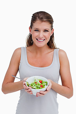 포토 JPG 해외이미지 백인 라이프스타일 여자 다이어트 실내 건강 한명 들기 상반신 성인 앞모습 샐러드 잡기 사발 먹기 성인여자한명만 해외202004 해외포토 서양인 1 음식 뷰포인트 모션 사람 내부 생활 사기그릇 여자한명만 성인여자만 파일형식