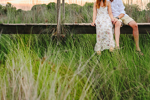 포토 JPG 해외이미지 백인 커플 공원 여자 행복 실루엣 백그라운드 밭 자연 함께함 관리 사랑 초원 사람없음 야외 두명 여름 청춘 햇빛 태양 걷기 우정 산책 낭만 가을 떨어짐 해외202004 해외포토 자연요소 서양인 계절 공공시설 감정 컨셉 농업 관계 모션 휴식 촬영기법 사람 친구 생태계 파일형식