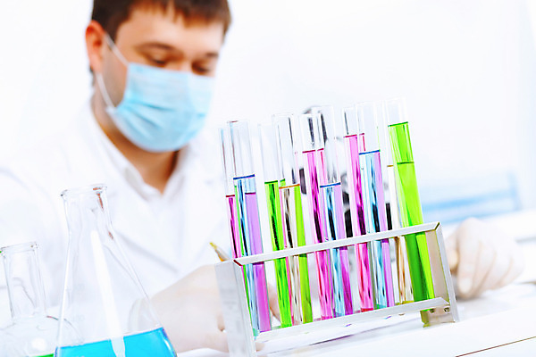 포토 JPG 해외이미지 백인 직업 남자 과학 병원 현미경 실험 한명 사람 성인 약 장비 의사 흰색 업무 액체 실험실 DNA 생명공학 과학자 생물학 비커 미생물 튜브 화학물질 화학자 의료성형뷰티 해외202004 해외포토 서양인 1 교육 컬러 의학 생물 실험기구 의료진 작업 화학 학자 파일형식