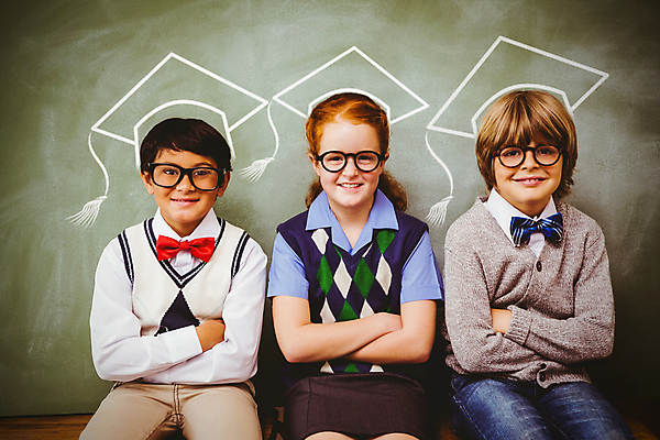 포토 JPG 해외이미지 백인 학생 여학생 여자 교육 남자 안경 어린이 남학생 일러스트 졸업 교실 학교 초등학교 앉기 소년 컴퓨터그래픽 그래픽 세명 학습 팔짱 디지털 칠판 흰배경 어린이만 해외202004 해외포토 서양인 잡화 백그라운드 모션 사람 흰색 파일형식