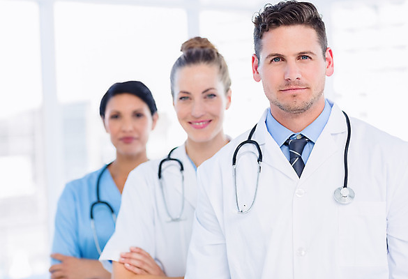 포토 JPG 해외이미지 백인 여자 남자 40대 중년 청진기 직장 실내 병원 서기 20대 성인 세명 30대 간호사 의사 실험복 작업 동료 외과 의료성형뷰티 성인만 해외202004 해외포토 서양인 회사 의학 관계 의료기기 모션 사람 청년 내부 장년 의료진 가운 파일형식