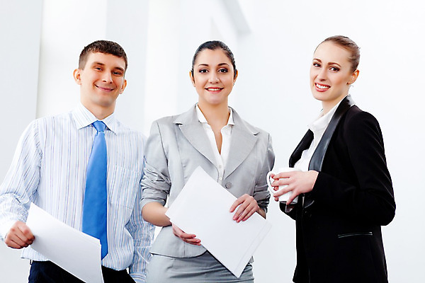 포토 JPG 해외이미지 백인 직업 여자 남자 행복 비즈니스 사업가 협력 노동자 서기 사람 성인 세명 우정 흰색 축하 비즈니스맨 비즈니스우먼 대표 동료 경영자 리더 경영 승자 해외202004 해외포토 서양인 감정 컬러 컨셉 관계 모션 친구 직장인 파일형식