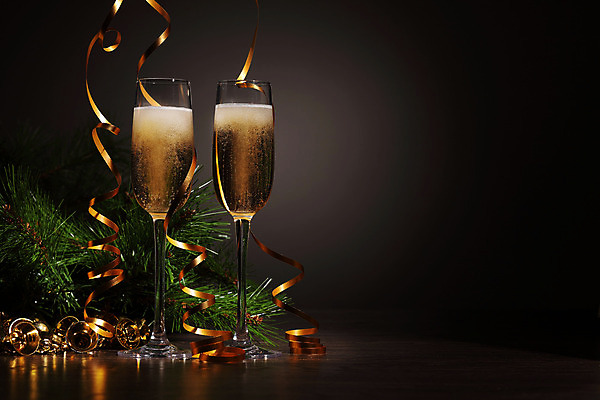 포토 JPG 해외이미지 디자인 기념일 행복 리본 음료 백그라운드 크리스마스 겨울 검은배경 새로움 기념 선물 사랑 사람없음 빛 상자 파티 축제 낭만 축하 알코올 샴페인 샴페인잔 해외202004 해외포토 계절 감정 컨셉 술잔 주류 이벤트 검은색 파일형식