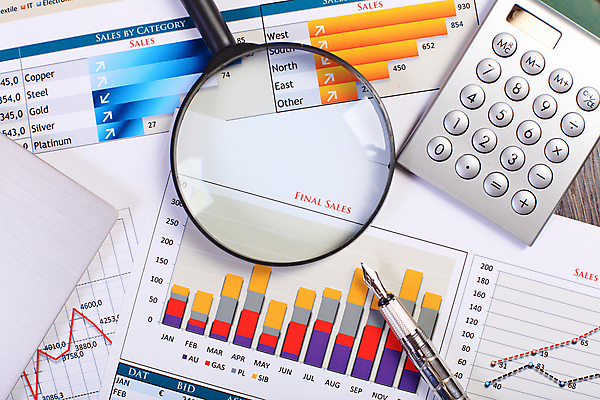 포토 JPG 해외이미지 종이 컨셉 회사 비즈니스 통계 탁자 그래프 직장 사람없음 사무실 펜 볼펜 자료 계산기 정보 키보드 업무 계획 오브젝트 보고서 문서 해외202004 해외포토 가구 문구용품 필기구 장비 작업 파일형식