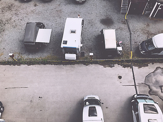 포토 JPG 해외이미지 나무 라이프스타일 도로 스포츠 여행 의자 가족 교통시설 자동차 아침 모바일 날씨 휴가 주택 항해 사람없음 야외 여행객 캠핑 흰색 신선 바퀴 주차 승합차 모험가 캠핑장 지역 짐차 트레일러 모터 카라반 안락 해외202004 해외포토 주간 식물 길 육상교통 컬러 가구 교통 컨셉 배_교통 관계 승용차 레저 사람 건물 생활 시설 캠핑카 파일형식