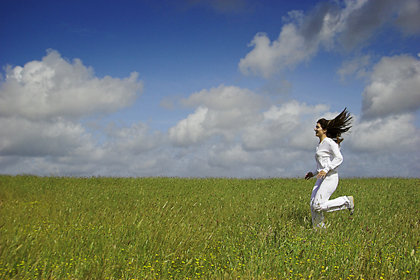 포토 JPG 해외이미지 전신 구름 라이프스타일 여자 행복 포즈 다이어트 자연 하늘 성공 휴식 한명 사람 초원 야외 옆모습 10대 초록색 여름 파란색 달리기 운동 힘 봄 활발 기쁨 에너지 자유 결심 십대여자한명만 해외202004 해외포토 자연요소 1 계절 감정 뷰포인트 컬러 컨셉 모션 청소년 건강 생활 생태계 여자한명만 십대여자만 파일형식