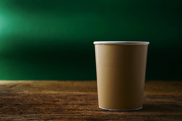 포토 JPG 해외이미지 무료이미지 커피 백그라운드 탁자 사람없음 종이컵 오브젝트 해외202004 해외포토 음료 가구 컵 일회용 파일형식 무료콘텐츠