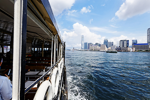 포토 JPG 해외이미지 구름 전통 아시아 문화 바다 섬 여행 하늘 산 풍경 사람없음 건물 파란색 도시풍경 항구 맑음 고층빌딩 중국 도시 보트 도심 홍콩 스카이라인 해외202004 해외포토 자연요소 건축물 나라 컬러 배_교통 교통시설 날씨 빌딩 파일형식