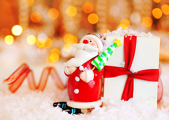 포토 JPG 해외이미지 무료이미지 계절 행복 리본 백그라운드 크리스마스장식 크리스마스 겨울 기념 선물 사람없음 장식 선물상자 빛 상자 장난감 산타클로스 축하 12월 오브젝트 보케 블러 해외202004 해외포토 기념일 감정 컨셉 날짜 파일형식 무료콘텐츠
