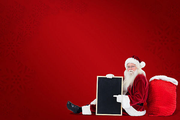 포토 JPG 해외이미지 전신 노년 남자 크리스마스 한명 앉기 옆모습 빨간색 산타클로스 기댐 칠판 가리킴 잡기 보따리 보여주기 노인남자한명만 해외202004 해외포토 1 기념일 뷰포인트 컬러 모션 사람 손짓 성인 남자한명만 노인남자만 파일형식