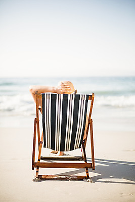 포토 JPG 해외이미지 백인 여자 모래 파도 바다 여행 휴가 휴식 한명 앉기 20대 야외 여행객 맑음 자유 서핑 안락의자 성인여자한명만 해외202004 해외포토 서양인 1 컨셉 의자 모션 날씨 사람 청년 수상스포츠 여자한명만 성인여자만 파일형식
