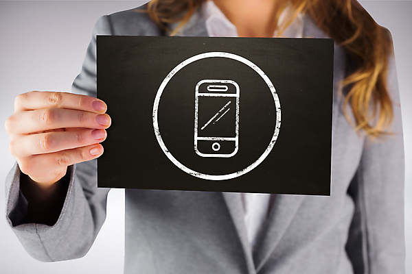 포토 JPG 해외이미지 백인 손 여자 얼굴 백그라운드 비즈니스 한명 스마트폰 스크린 회색 흰색 잡기 비즈니스우먼 고급 스마트 해외202004 해외포토 서양인 1 컬러 컨셉 모션 사람 신체부위 핸드폰 스마트기기 직장인 파일형식