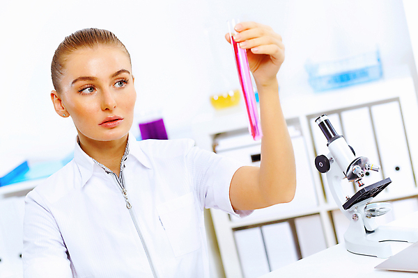 포토 JPG 해외이미지 백인 직업 여자 과학 병원 현미경 실험 한명 사람 성인 약 장비 의사 흰색 업무 액체 실험실 DNA 생명공학 과학자 생물학 비커 미생물 튜브 화학물질 화학자 의료성형뷰티 해외202004 해외포토 서양인 1 교육 컬러 의학 생물 실험기구 의료진 작업 화학 학자 파일형식