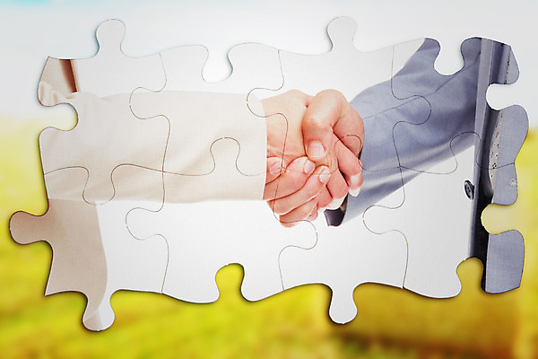 포토 JPG 해외이미지 손 조각 회사 성공 협력 악수 신체부위 컴퓨터그래픽 햇빛 농장 농경지 디지털 맑음 거래 축하 인사 비즈니스맨 비즈니스우먼 퍼즐 볏짚 경영 해외202004 해외포토 여자 남자 컨셉 농업 비즈니스 날씨 사람 손짓 그래픽 태양 예절 직장인 짚 파일형식