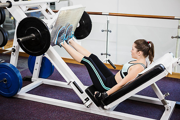 포토 JPG 해외이미지 모양 백인 여자 스포츠 청소년 실내 한명 서기 운동 헬스장 장비 복지 연습 체육관 무거움 십대여자한명만 해외202004 해외포토 서양인 1 모션 건강 사람 내부 헬스 무게 사회이슈 여자한명만 십대여자만 파일형식