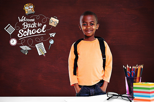 포토 JPG 해외이미지 학생 응시 교육 남자 행복 안경 어린이 텍스트 학교 탁자 직장 초등학교 한명 소년 캐주얼 학습 잡기 메시지 책상 신학기 해외202004 해외포토 1 시선 잡화 옷 감정 가구 회사 모션 사람 파일형식