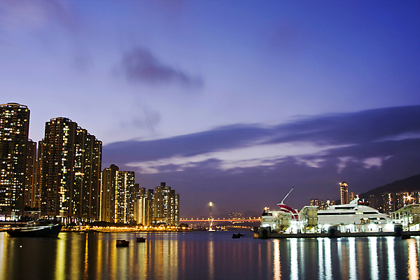 포토 JPG 해외이미지 무료이미지 백그라운드 하늘 추상 아파트 주택 사람 풍경 사람없음 물 도시 야간 해외202004 해외포토 자연요소 무늬 건물 파일형식 무료콘텐츠