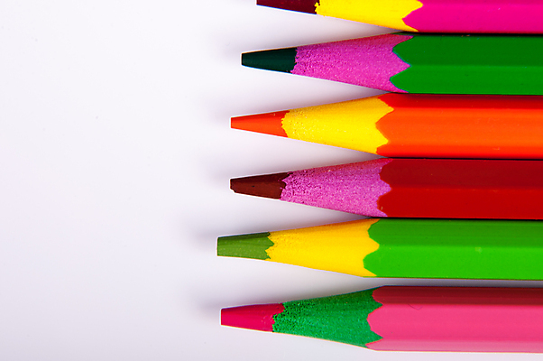 포토 JPG 해외이미지 분홍색 백그라운드 색연필 미술 사람없음 목재 빨간색 초록색 파란색 컬러풀 갈색 노란색 보라색 오브젝트 날카로움 스펙트럼 해외202004 해외포토 나무 컬러 재료 문화예술 학용품 파일형식