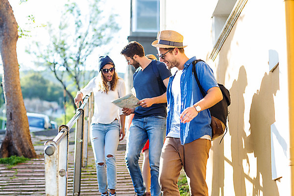 포토 JPG 해외이미지 백인 커플 여자 남자 행복 안경 지도 하늘 휴가 함께함 말하기 대화 20대 야외 세명 햇빛 우정 기쁨 토론 동료 즐거움 소통 정확 해외202004 해외포토 서양인 잡화 감정 컨셉 관계 모션 사람 청년 친구 태양 파일형식
