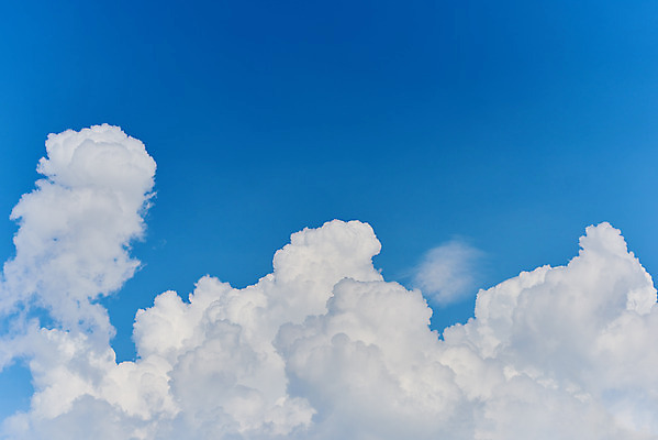 포토 JPG 주간 구름 자연 하늘 풍경 사람없음 야외 여름 맑음 국내포토 자연요소 계절 날씨 생태계 파일형식