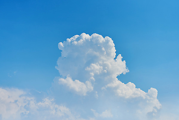 포토 JPG 주간 구름 자연 하늘 풍경 사람없음 야외 여름 맑음 국내포토 자연요소 계절 날씨 생태계 파일형식