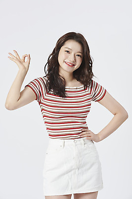 포토 JPG 스튜디오촬영 우먼라이프 여자 허리손 실내 한명 서기 상반신 20대 성인 앞모습 치마 귀여움 한국인 OK 흰배경 복고 성인여자한명만 국내포토 1 라이프스타일 뷰포인트 포즈 백그라운드 컨셉 모션 하의 사람 동양인 손짓 청년 내부 흰색 여자한명만 성인여자만 파일형식