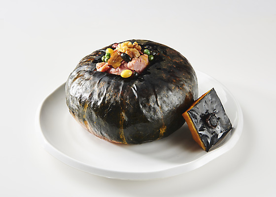 포토 JPG 스튜디오촬영 접시 음식 호박 실내 누끼 사람없음 흰색 은행 흰배경 오리고기 외식 훈제 단호박 오리구이 훈제고기 국내포토 식기 컬러 백그라운드 채소 오리 육류 내부 금융 구이 파일형식