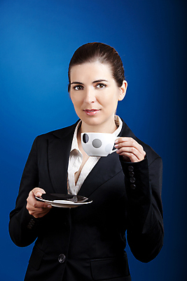 포토 JPG 해외이미지 백인 모델 직업 1 여자 행복 얼굴 커피 음료 백그라운드 비즈니스 사업가 성공 갈색머리 한명 사람 성인 컵 파란색 신선 잡기 비즈니스우먼 자신감 브레이크 동료 싱글 긍정 내추럴 경영 고립 스타일 해외202004 우호적 해외포토 서양인 헤어스타일 식기 감정 컬러 컨셉 관계 모션 신체부위 직장인 파일형식