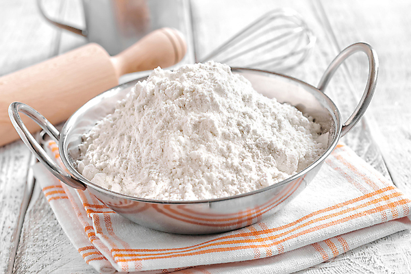 포토 JPG 해외이미지 무료이미지 식탁 사람없음 식탁보 기구 사발 냄비 밀가루 반죽밀대 해외202004 해외포토 탁자 사기그릇 솥 가루 밀대 파일형식