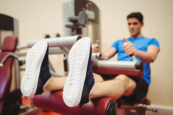 포토 JPG 해외이미지 서양인 외국인 백인 라이프스타일 남자 스포츠 근육 실내 건강 한명 20대 성인 운동 힘 헬스장 체육관 성인남자한명만 해외202004 해외포토 1 사람 인종 청년 내부 생활 헬스 남자한명만 성인남자만 파일형식