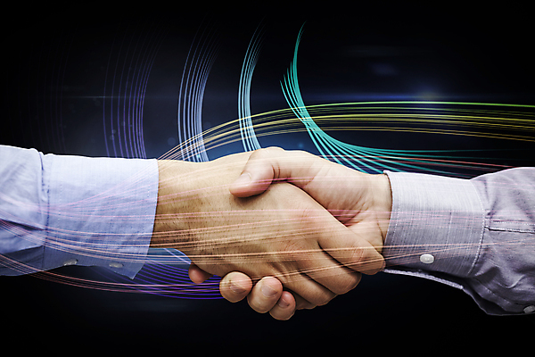 포토 JPG 해외이미지 모양 손 디자인 곡선 비즈니스 추상 미래 악수 신체부위 컴퓨터그래픽 파란색 빛 디지털 보라색 검은색 거래 인사 비즈니스맨 복도 광 카피스페이스 해외202004 해외포토 남자 선 컬러 컨셉 무늬 사람 손짓 그래픽 공백 예절 직장인 파일형식