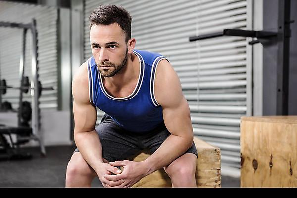 포토 JPG 해외이미지 서양인 외국인 백인 라이프스타일 남자 스포츠 근육 실내 건강 한명 서기 앉기 20대 성인 목재 운동복 상자 운동 힘 블록 헬스장 체육관 성인남자한명만 해외202004 해외포토 나무 1 옷 재료 모션 사람 인종 청년 내부 생활 헬스 남자한명만 성인남자만 파일형식