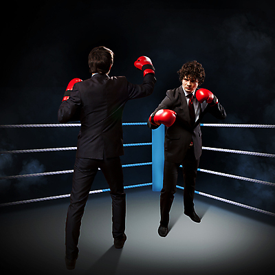 포토 JPG 해외이미지 백인 손 남자 포즈 비즈니스 서기 사람 정장 성인 두명 가로 경쟁 분노 업무 비즈니스맨 충돌 성인남자만 해외202004 해외포토 서양인 옷 감정 컨셉 모션 신체부위 작업 직장인 남자만 성인만 파일형식