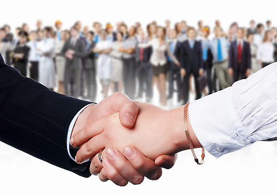 포토 JPG 해외이미지 백인 손 여자 남자 회사 비즈니스 사업가 넥타이 악수 사람 손짓 여러명 거래 만남 인사 도시 비즈니스맨 비즈니스우먼 그룹 군중 직원 컨설턴트 환영 경영 해외202004 해외포토 서양인 직업 잡화 다수 컨셉 모션 신체부위 예절 직장인 전문직 상담 파일형식