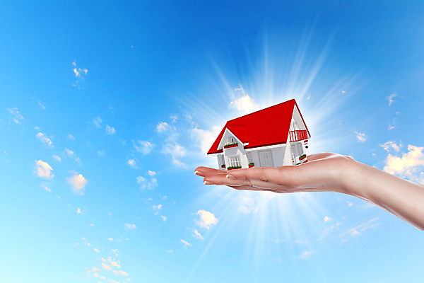 포토 JPG 해외이미지 손 부동산 주택 들기 건물 신체부위 판매 미니어처 재산 소유 제의 해외202004 해외포토 건축물 모션 사람 금융 모형 파일형식