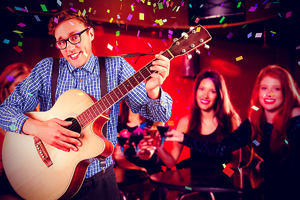 포토 JPG 해외이미지 백인 긴머리 응시 드레스 여자 남자 행복 안경 악기 음악 노래 놀이 탁자 함께함 사람 앉기 이벤트 여러명 20대 성인 컬러풀 파티 우정 음악가 가수 기타 축하 잡기 칵테일 바 화려 괴짜 멜빵 클럽 흥분 축배 멍청이 스타일 성인만 유흥 해외202004 해외포토 서양인 직업 헤어스타일 시선 잡화 옷 감정 컬러 가구 다수 컨셉 모션 현악기 문화예술 주류 청년 친구 파일형식