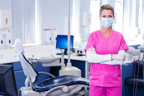 포토 JPG 해외이미지 백인 직업 여자 실내 치과 병원 마스크 한명 성인 30대 팔짱 치아 치과의사 의료성형뷰티 성인여자한명만 치위생사 해외202004 해외포토 서양인 1 의학 모션 사람 내부 장년 의사 소화기관 여자한명만 성인여자만 파일형식