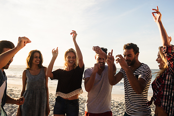 포토 JPG 해외이미지 백인 라이프스타일 여자 남자 모래 파도 바다 휴가 함께함 사람 여러명 20대 성인 야외 물 파티 맑음 우정 기쁨 동료 즐거움 성인만 정확 해외202004 해외포토 자연요소 서양인 감정 다수 컨셉 관계 날씨 이벤트 청년 생활 친구 파일형식