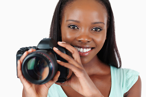 포토 JPG 해외이미지 여자 한명 들기 상반신 20대 성인 취미 앞모습 카메라 사진촬영 사진사 흰배경 성인여자한명만 해외202004 해외포토 1 뷰포인트 백그라운드 모션 사람 청년 전자제품 촬영 흰색 작가 여자한명만 성인여자만 파일형식