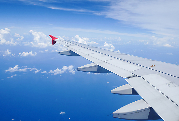 포토 JPG 해외이미지 주간 구름 무료이미지 하늘 비행기 사람없음 야외 비행기날개 해외202004 해외포토 자연요소 항공교통 대중교통 파일형식 무료콘텐츠