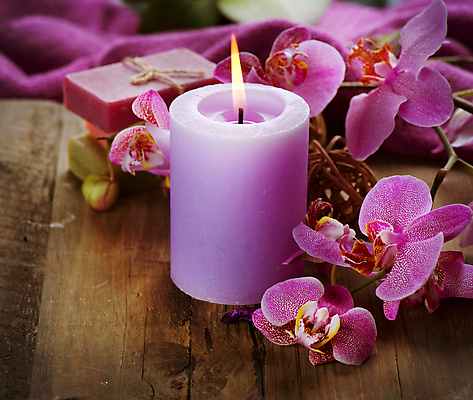 포토 JPG 해외이미지 무료이미지 백그라운드 실내 사람없음 보라색 스파 난초 아로마 비누 향초 해외202004 해외포토 식물 컬러 초 내부 위생용품 파일형식 무료콘텐츠