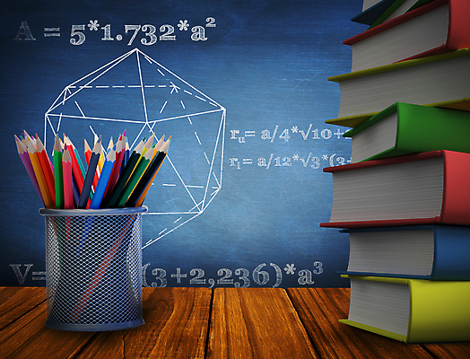 포토 JPG 해외이미지 무료이미지 교육 학교 문구용품 색연필 사람없음 책 스터디 칠판 연필꽂이 수학공식 책더미 해외202004 해외포토 학용품 학습 수학 오브젝트 공식 무더기 파일형식 무료콘텐츠